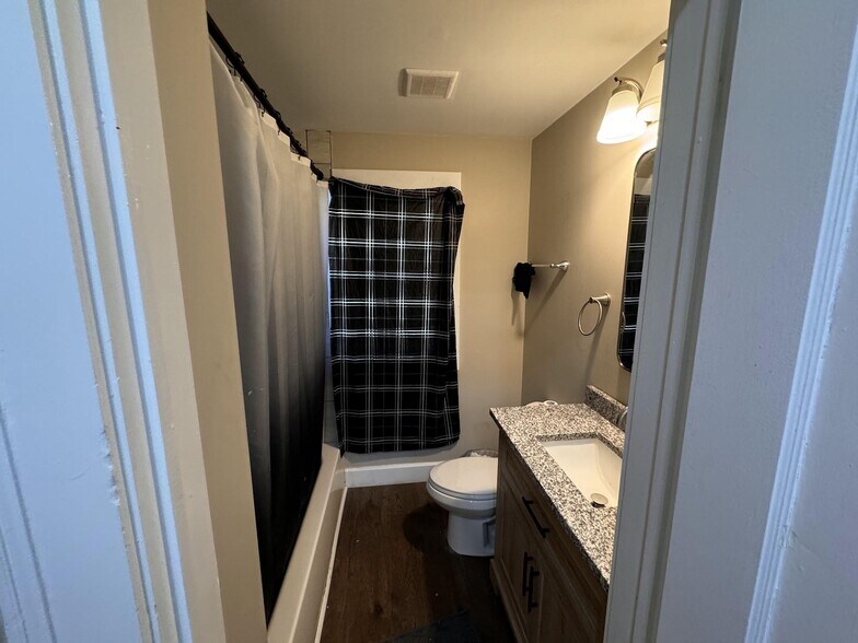 More Photos Of 5222 E Washington St, Indianapolis Apartments For Sale