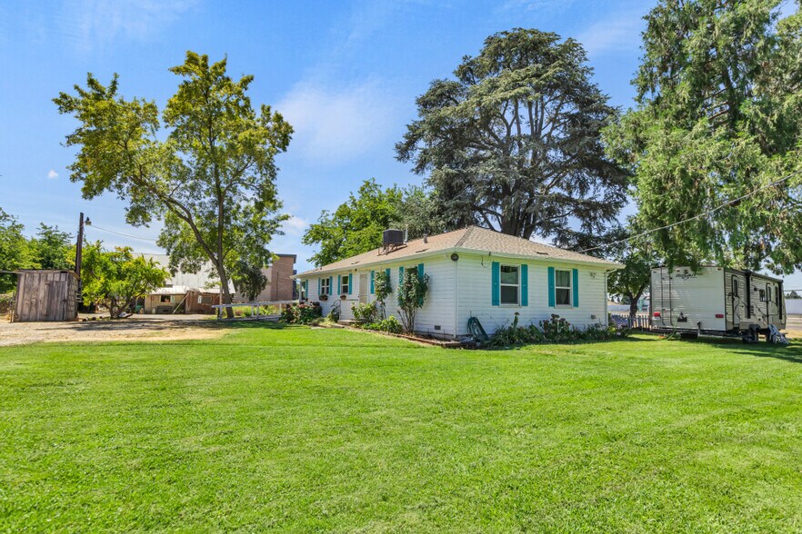 More Photos Of 9455 E Stockton Blvd, Elk Grove Specialty For Sale