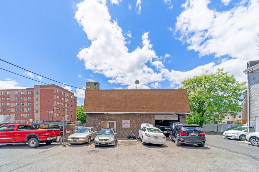 More Photos Of 324 Morris Ave, Elizabeth Apartments For Sale