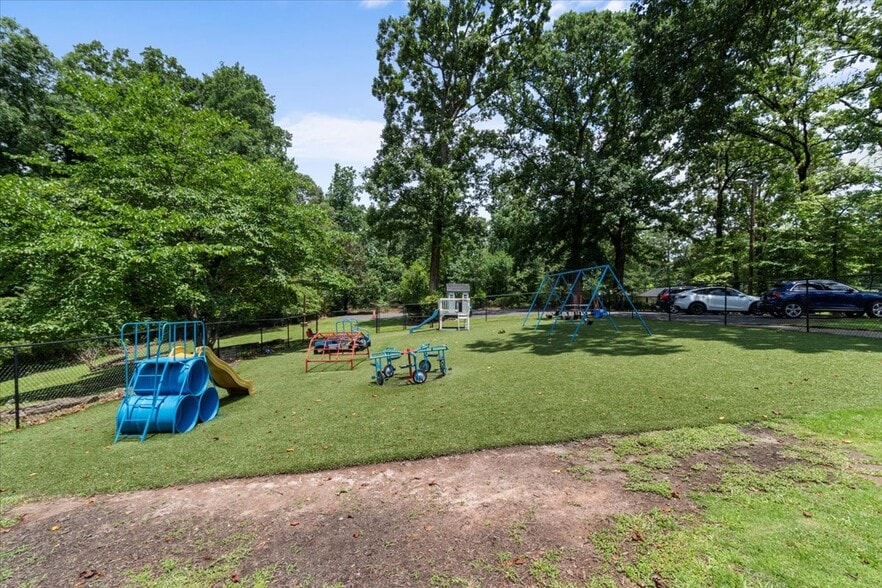 More Photos Of 2365 County Line Rd, Atlanta Daycare Center For Sale