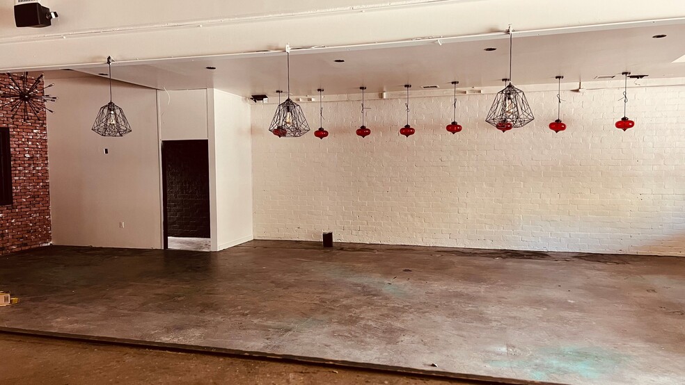 More Photos Of 13625 Ventura Blvd, Sherman Oaks Restaurant For Lease