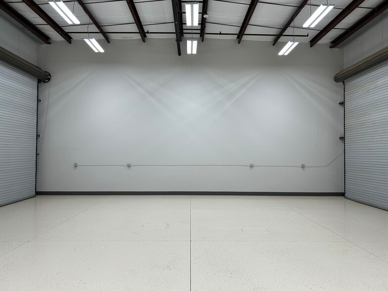 More Photos Of 2700 N Lake Valley Rd, Prescott Valley Light Manufacturing For Lease