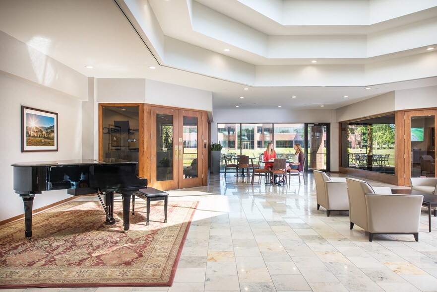 More Photos Of 250 N Patrick Blvd, Brookfield Office For Lease