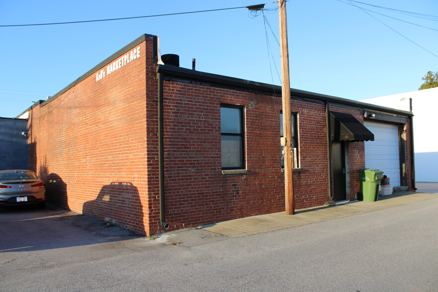 More Photos Of 120 Raleigh St, Fuquay-Varina Storefront For Sale