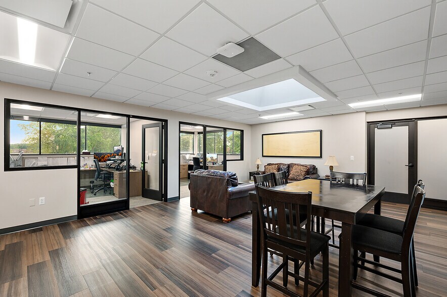 More Photos Of 43750 Garfield Rd, Clinton Township Office For Lease