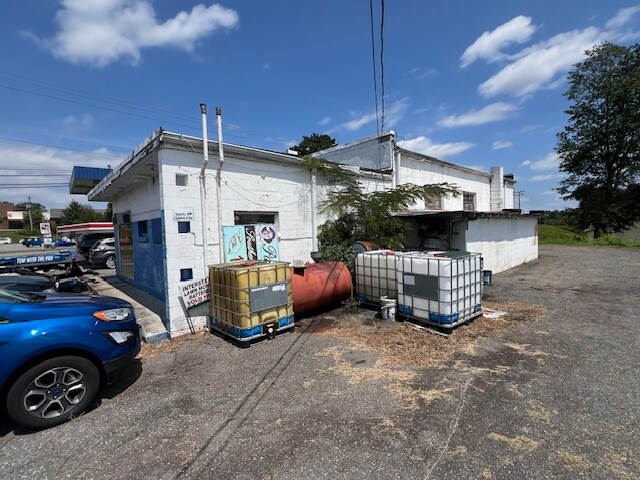 More Photos Of 401 US-70, Connelly Springs General Retail For Sale