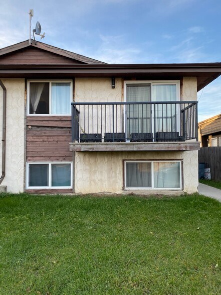 More Photos Of 4903 49 Av, Glendon Apartments For Sale