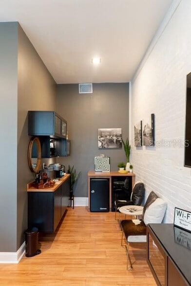 More Photos Of 1205 N Franklin St, Tampa Loft Creative Space For Lease