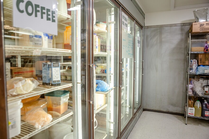 More Photos Of 2015 N Missouri St, Macon Restaurant For Sale