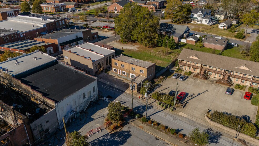 More Photos Of 105 Enterprise St, Clinton Storefront Retail Residential For Sale