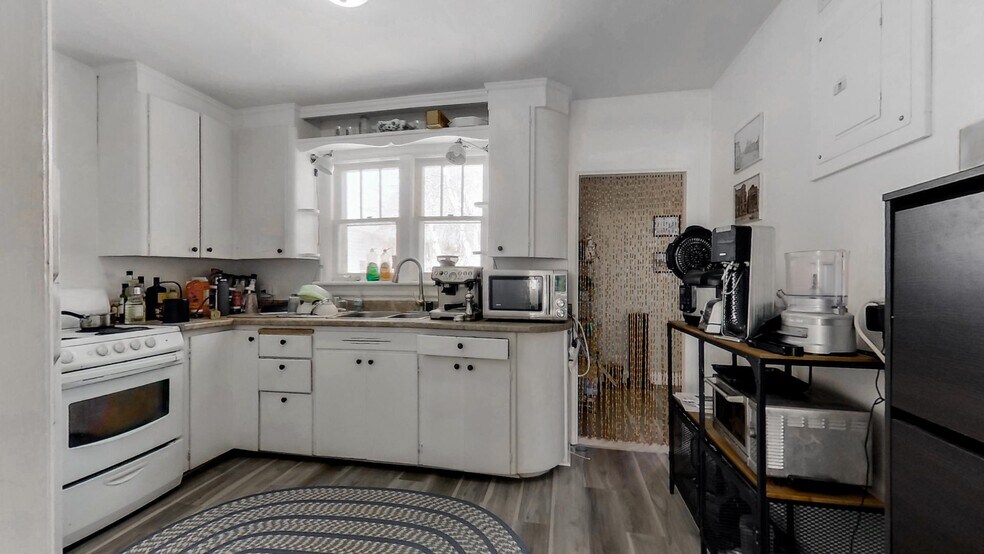 More Photos Of 358 Cartier Av, Sudbury Apartments For Sale