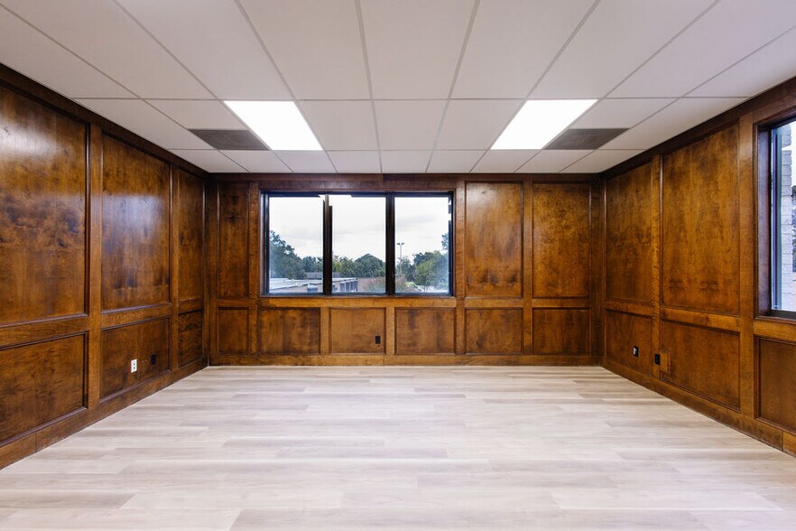 More Photos Of 8225 Westglen Dr, Houston Office For Sale