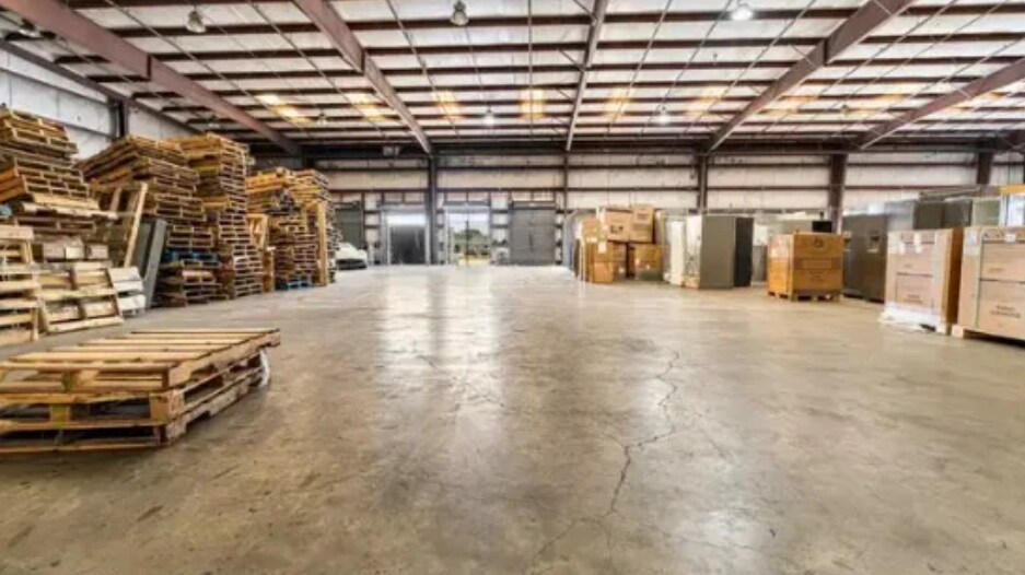 More Photos Of 1925 Industrial Blvd, Harvey Warehouse For Lease
