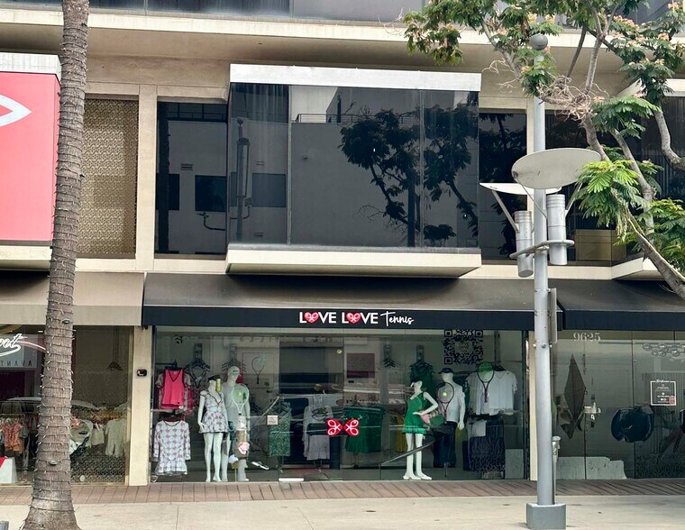 More Photos Of 9625-9647 Brighton Way, Beverly Hills Storefront Retail Office For Lease