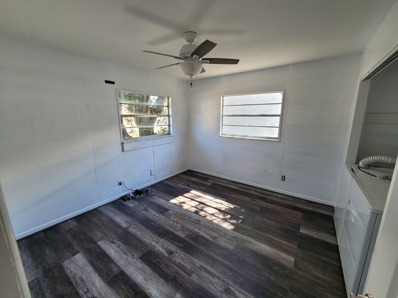 More Photos Of 4830 Gall Blvd, Zephyrhills Flex For Lease