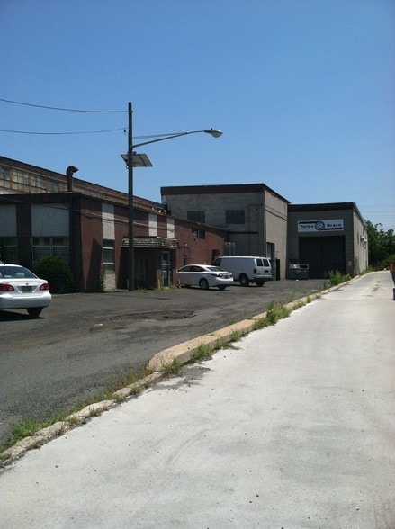 Primary Photo Of 687 Lehigh Ave, Union Township Warehouse For Lease