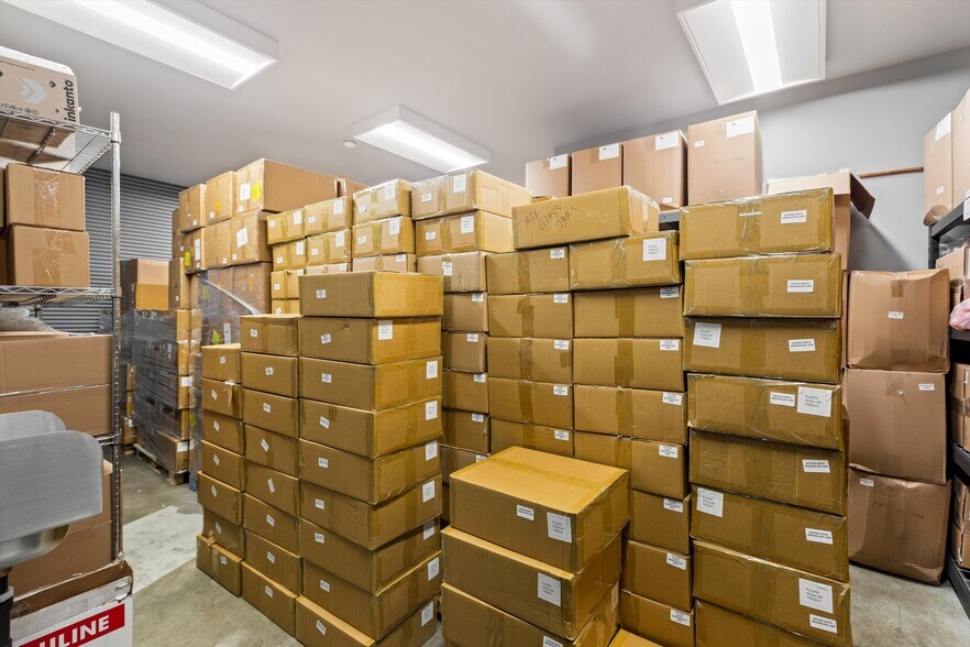 More Photos Of 6250 Paramount Blvd, Long Beach Warehouse For Sale