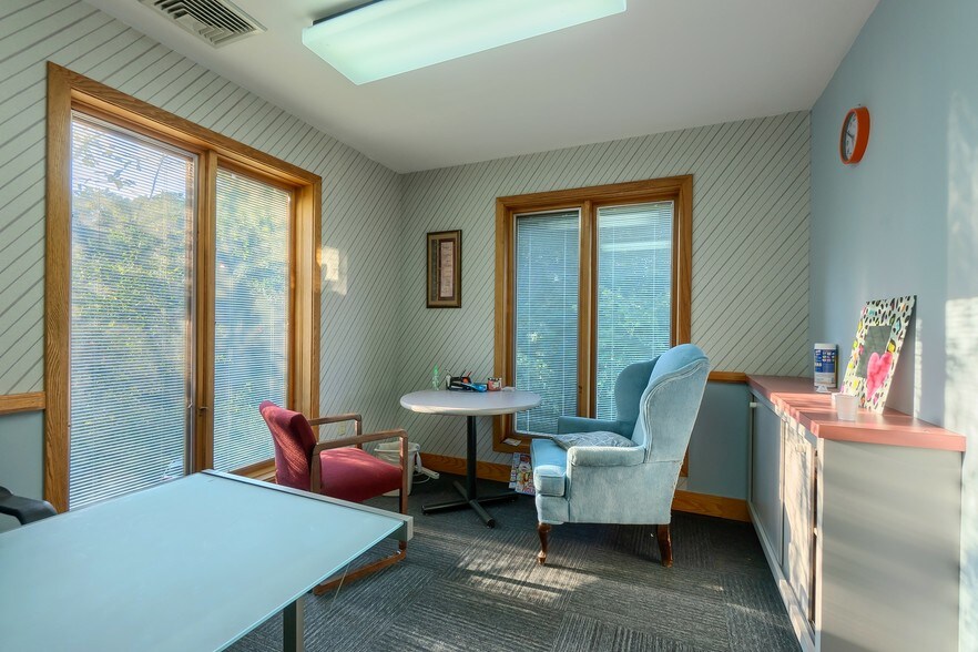 More Photos Of 33 Electric Ave, Fitchburg Medical For Lease