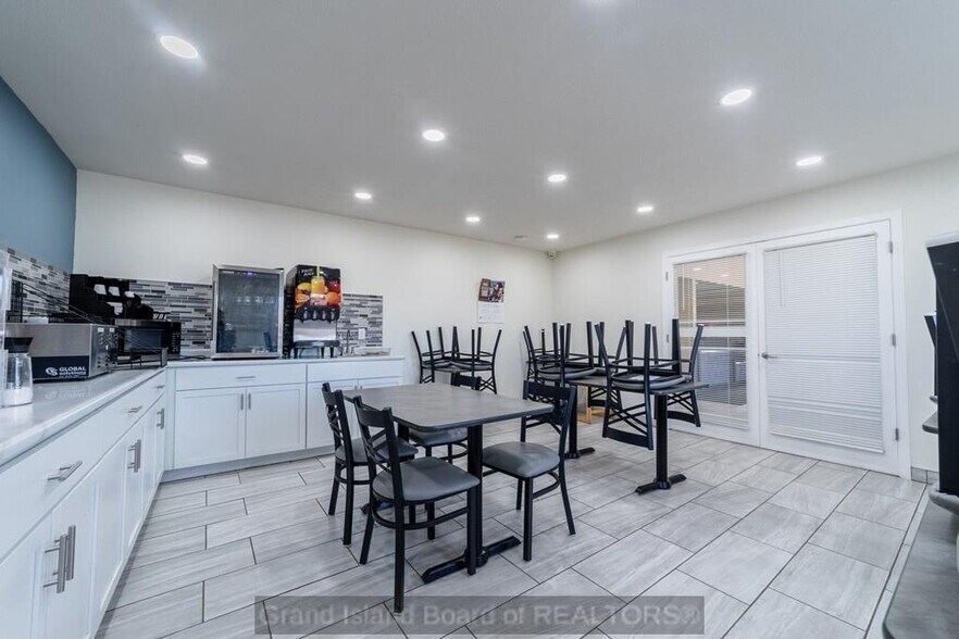 More Photos Of 3205 S Locust St, Grand Island Hotel For Sale