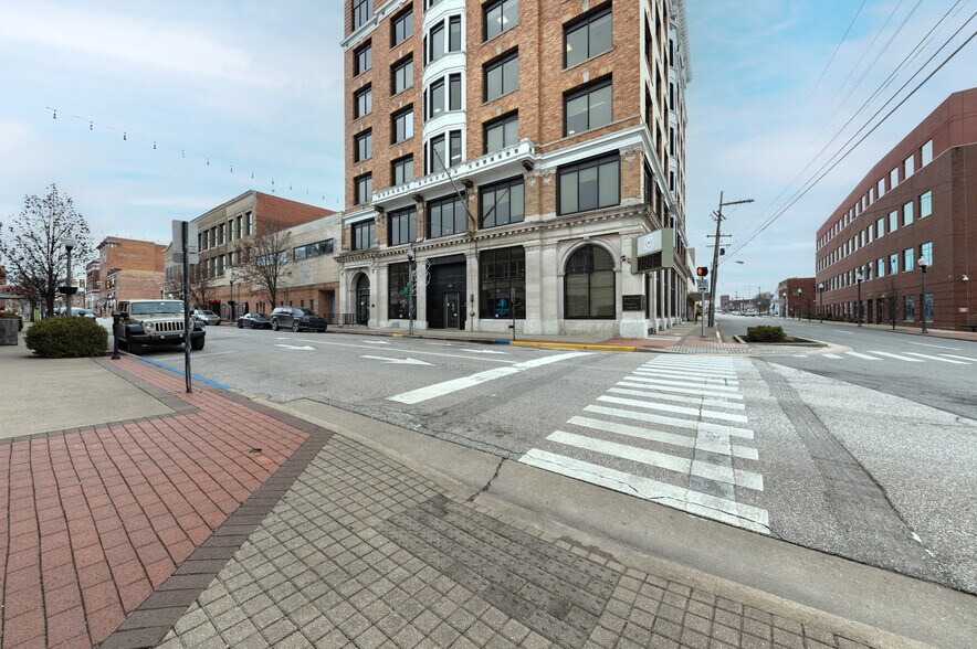 More Photos Of 700 Market St, Parkersburg Office For Lease