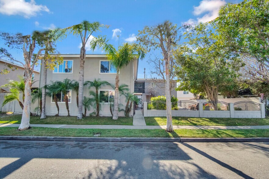 Primary Photo Of 977 Valencia St, Costa Mesa Apartments For Sale