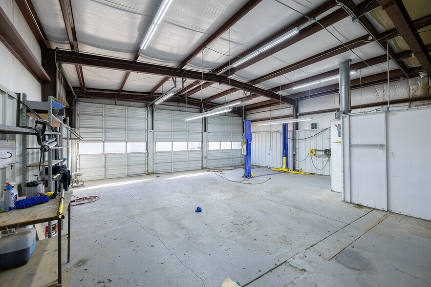 More Photos Of 11209 W Kellogg, Wichita Auto Dealership For Sale