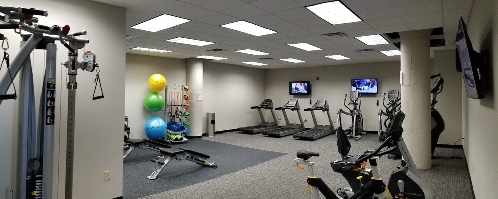 More Photos Of 324 E New York St, Indianapolis Office For Lease