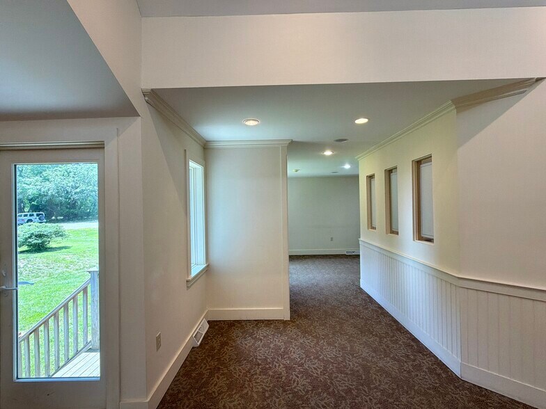 More Photos Of 1156 Boston Post Rd, Old Saybrook Office For Lease