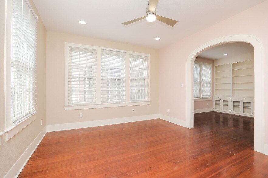 More Photos Of 717 Broadway St, Galveston Apartments For Sale