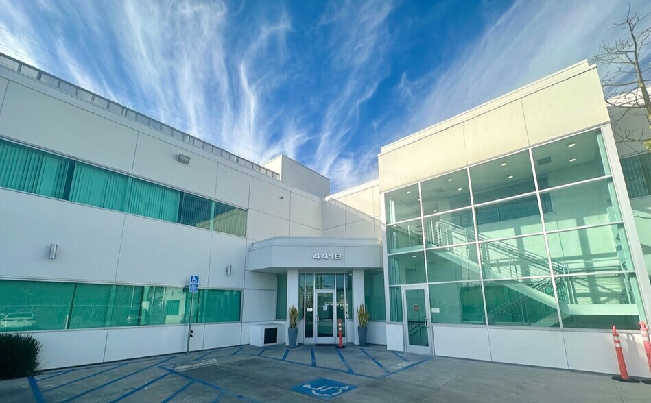 More Photos Of 4418 Vineland Ave, Studio City Medical For Lease