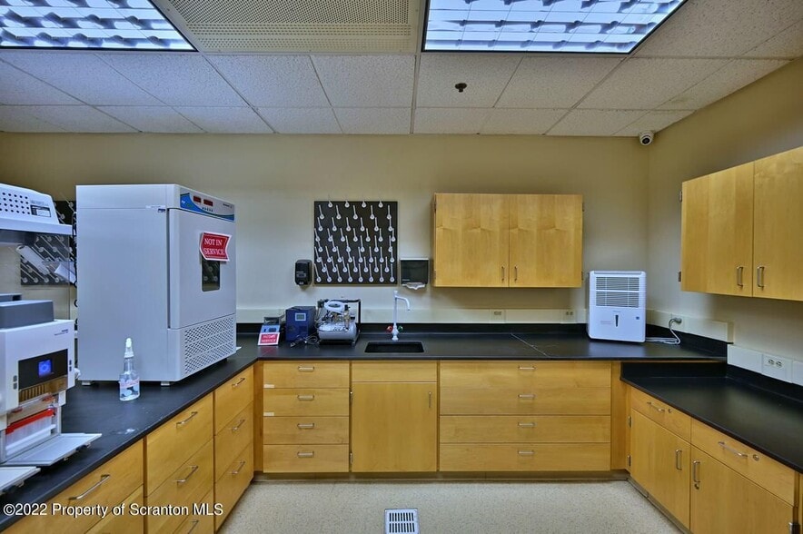 More Photos Of 1300 Old Plank Rd, Mayfield Medical For Sale