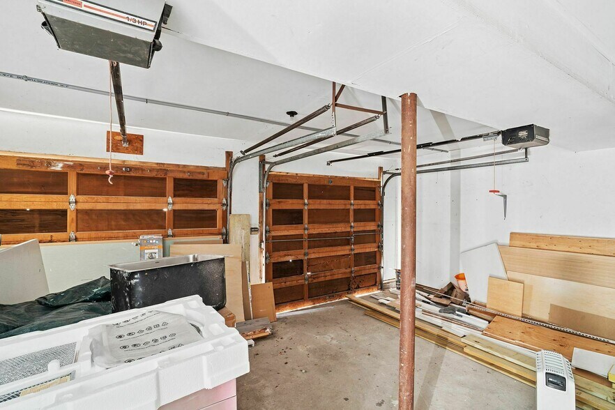 More Photos Of 35 Gardners Ln, Hampton Bays Apartments For Sale