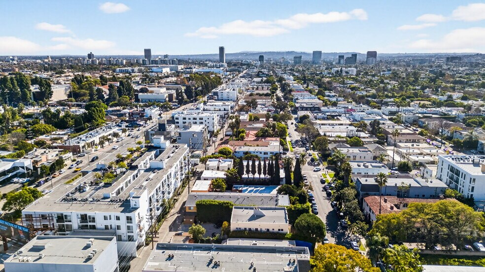 More Photos Of 822 Hayworth Ave, Los Angeles Apartments For Sale