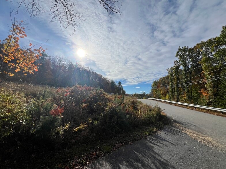 More Photos Of 5 Yield rd, Center Barnstead Multifamily For Sale