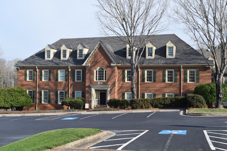 More Photos Of 1030 Cambridge Sq, Alpharetta Office For Lease