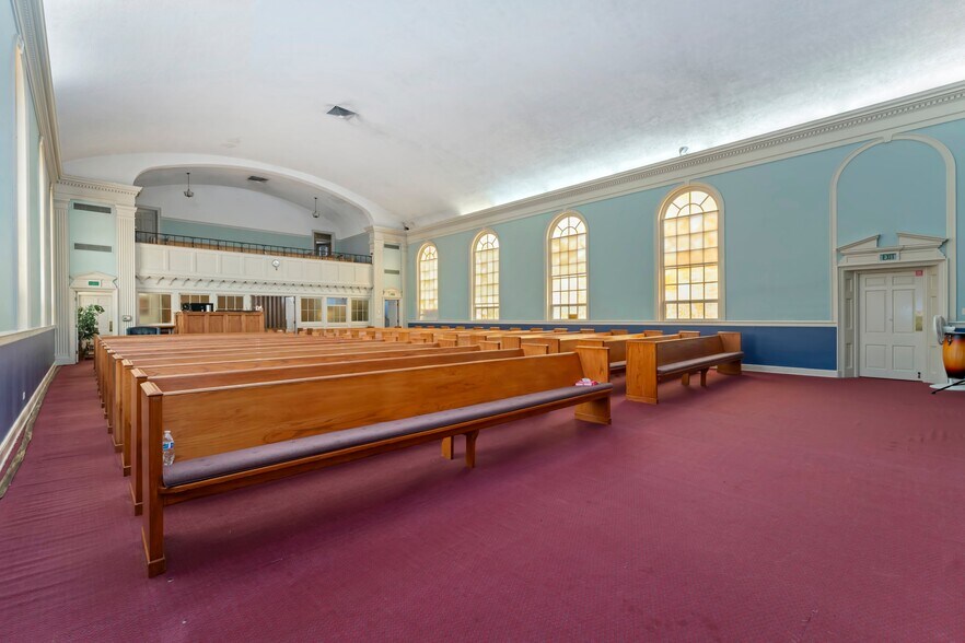 More Photos Of 999 S Colorado Blvd, Denver Religious Facility For Lease