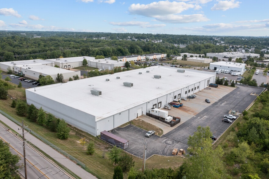 More Photos Of 9787 Green Park Industrial Dr, Saint Louis Manufacturing For Lease