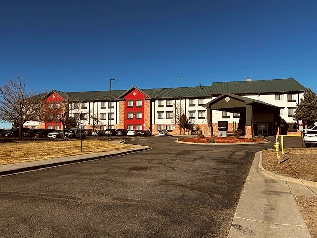 More Photos Of 16921 E 32nd Ave, Aurora Hotel For Sale