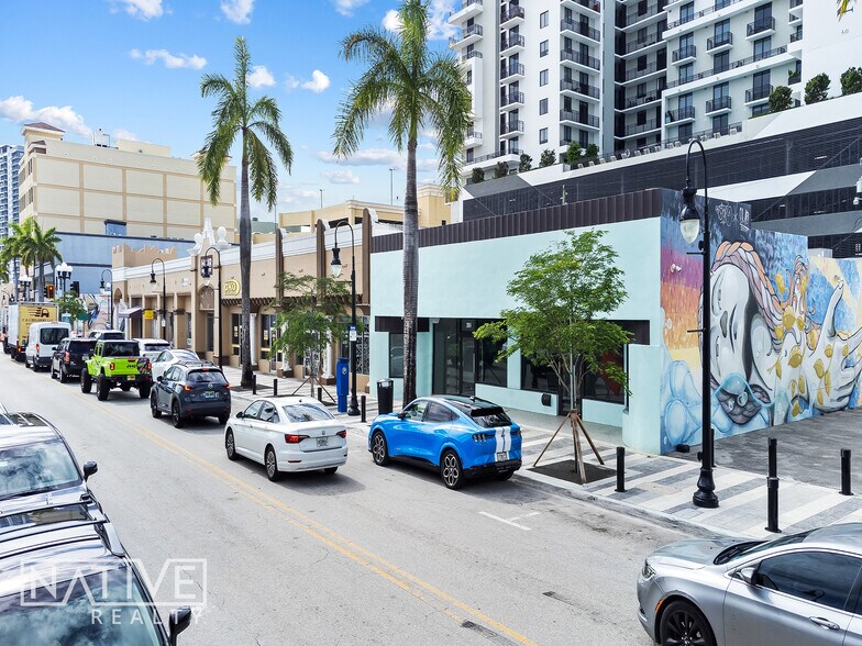 More Photos Of 2014-2016 Harrison St, Hollywood Storefront For Sale