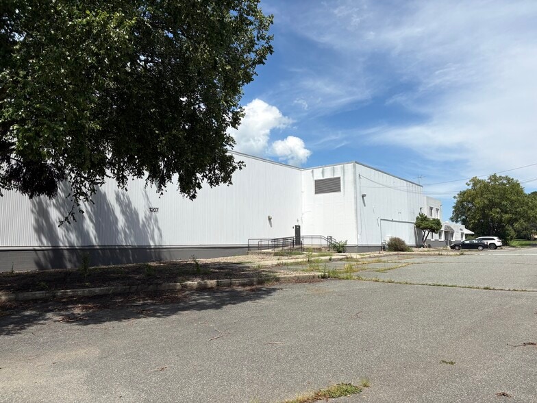 More Photos Of 1207 W Bridge St, Spring City Warehouse For Sale