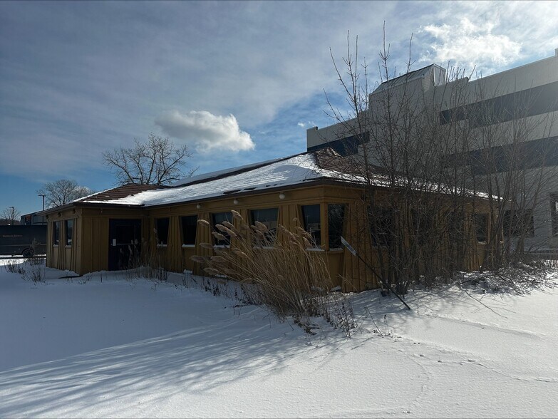 More Photos Of 3110 Winton Rd S, Rochester Service For Sale