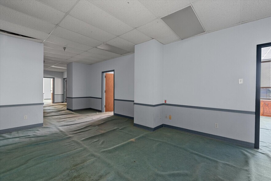 More Photos Of 509 Marshall St, Shreveport Office For Sale