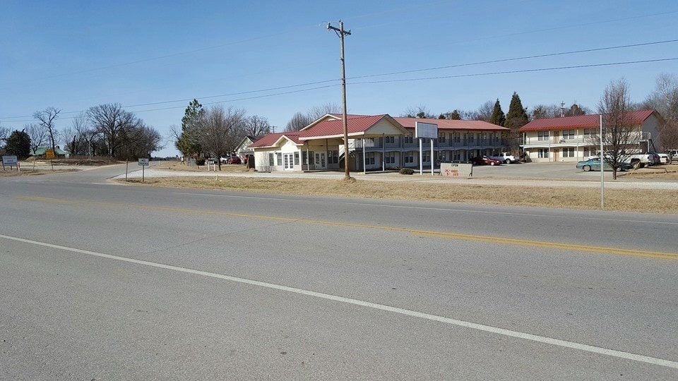 More Photos Of 36494 Old Highway 270, Wewoka Hotel For Sale