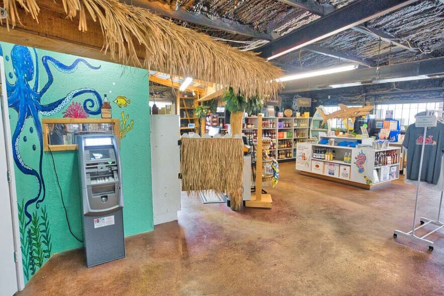 More Photos Of 10 FM 2611 Hl, Sargent Freestanding For Sale