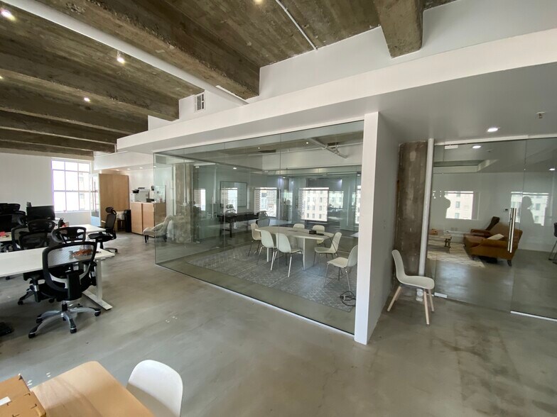More Photos Of 742-748 S Hill St, Los Angeles Loft Creative Space For Lease