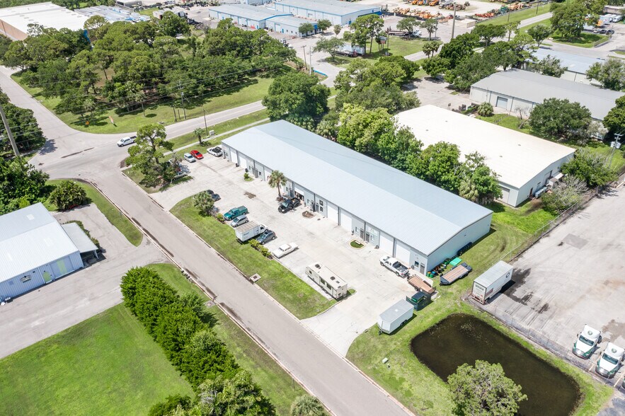 More Photos Of 6224 31st St E, Bradenton Warehouse For Lease