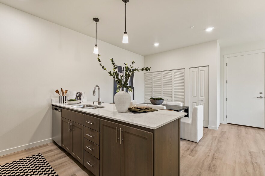 More Photos Of 7011 NE 126th St, Vancouver Apartments For Sale