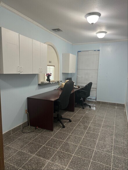 More Photos Of 8191 Southwest Fwy, Houston Medical For Sale