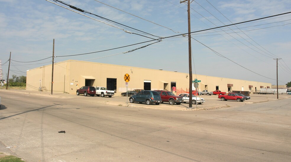More Photos Of 3400-3446 May St, Fort Worth Warehouse For Lease