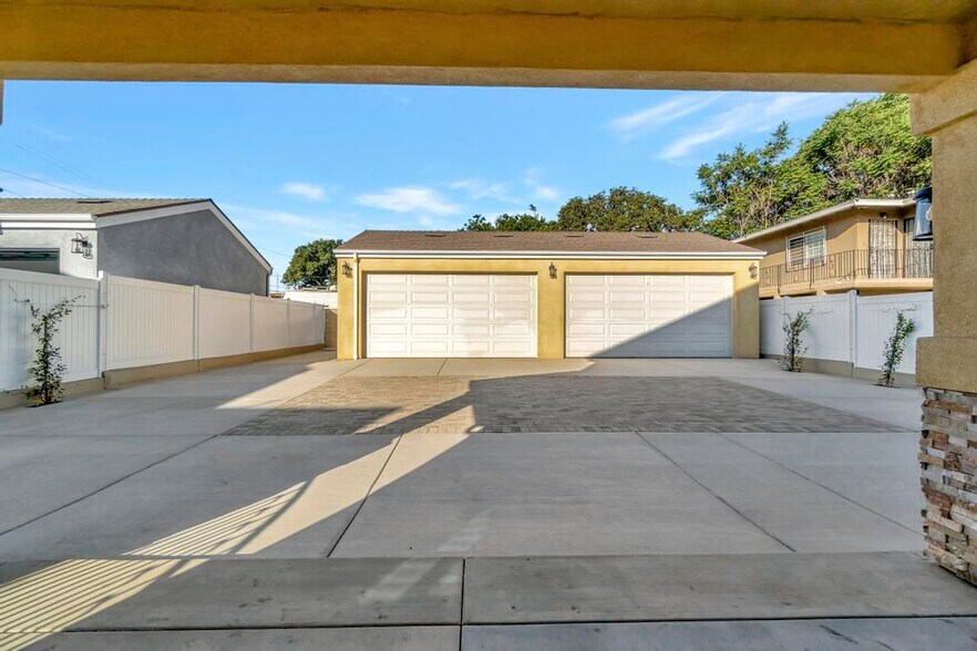 More Photos Of 1109 N Mulberry Ave, Compton Apartments For Sale